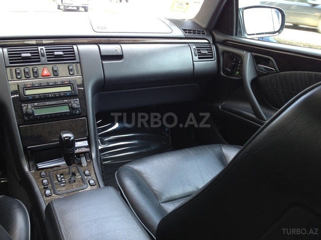 Mercedes E 320 2001, 148,000 km - 3.2 l - Lənkəran