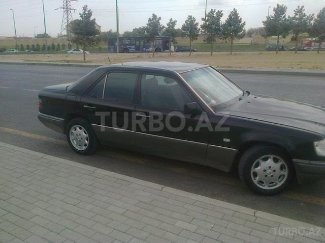 Mercedes E 220 1993, 450,000 km - 2.2 l - Bakı