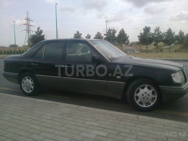 Mercedes E 220 1993, 450,000 km - 2.2 l - Bakı