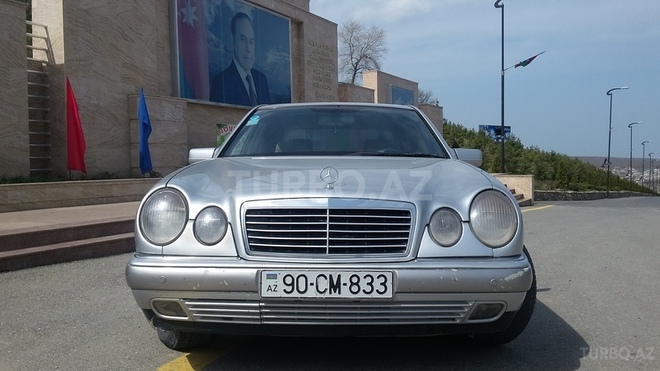 Mercedes E 220 1995, 289,793 km - 2.2 l - Bakı
