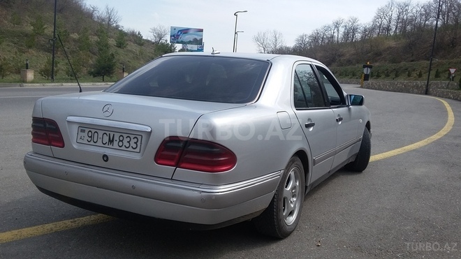 Mercedes E 220 1995, 289,793 km - 2.2 l - Bakı