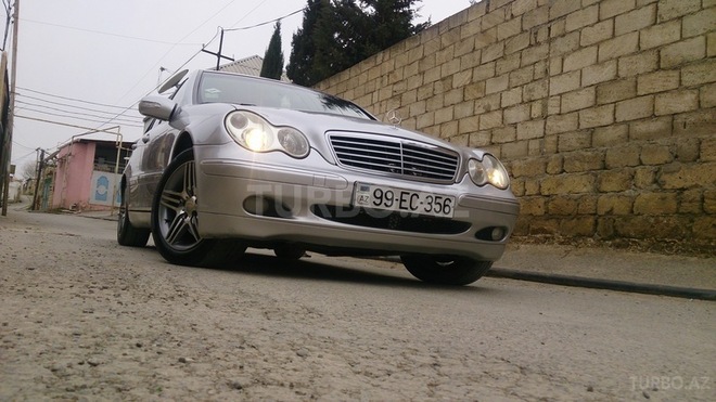 Mercedes C 220 2001, 224,100 km - 2.2 l - Bakı