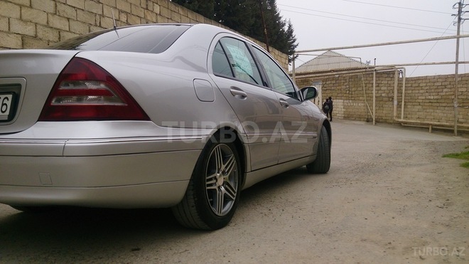 Mercedes C 220 2001, 224,100 km - 2.2 l - Bakı