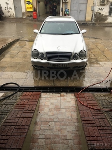 Mercedes E 230 1999, 256,000 km - 2.3 l - Bakı