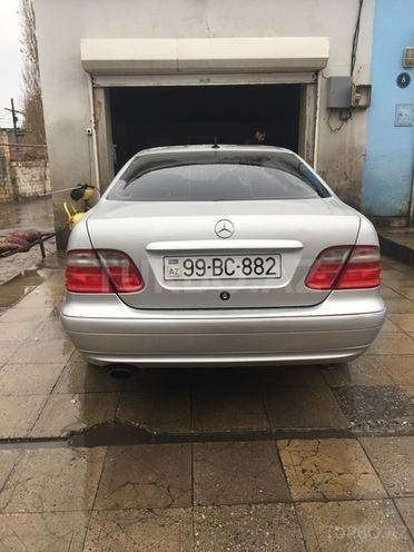 Mercedes E 230 1999, 256,000 km - 2.3 l - Bakı