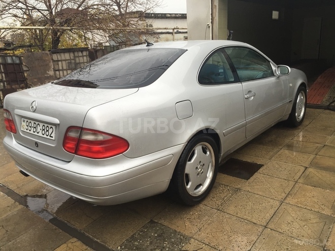 Mercedes E 230 1999, 256,000 km - 2.3 l - Bakı