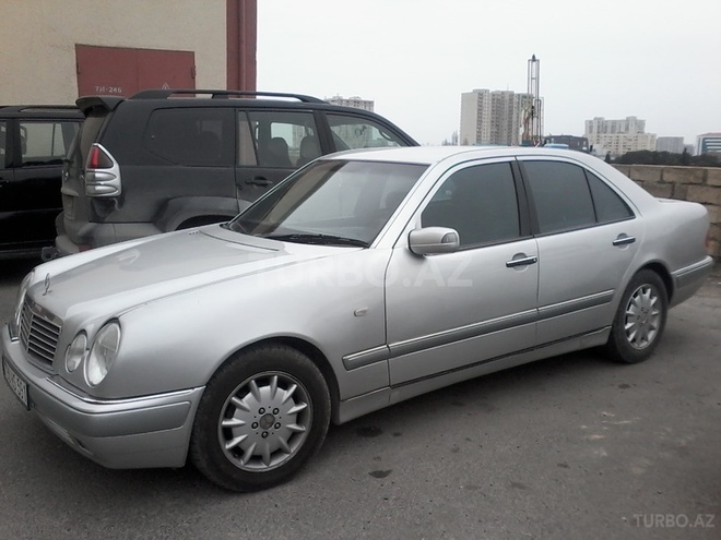 Mercedes E 240 1998, 32,000 km - 2.6 l - Bakı