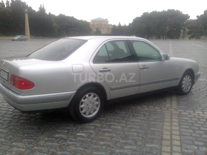 Mercedes E 230 1996, 215,000 km - 2.3 l - Sumqayıt