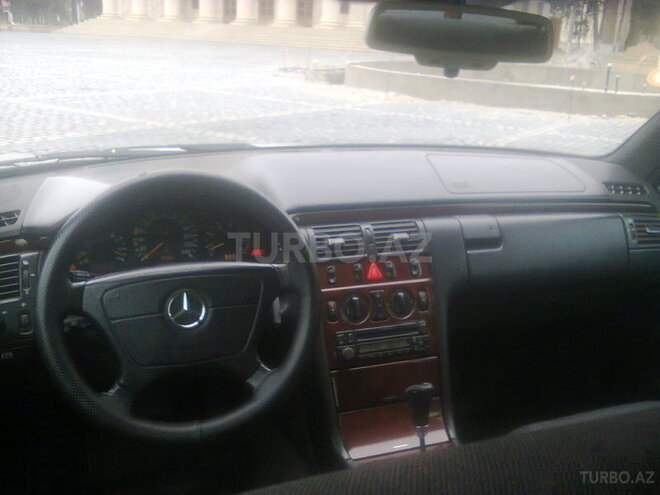 Mercedes E 230 1996, 215,000 km - 2.3 l - Sumqayıt