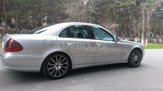 Mercedes E 320 2002, 216,000 km - 3.2 л - Bakı