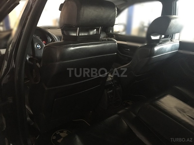 BMW 525 2001, 250,000 km - 2.5 l - Bakı
