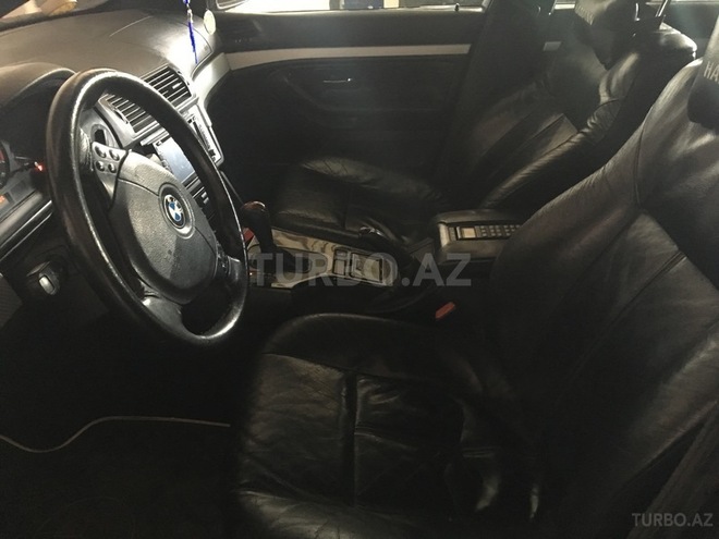 BMW 525 2001, 250,000 km - 2.5 l - Bakı