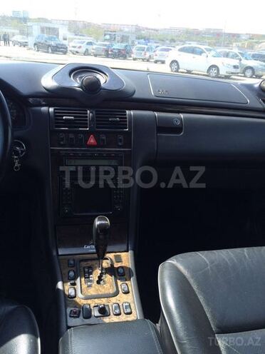 Mercedes E 320 2001, 181,000 km - 3.2 л - Bakı