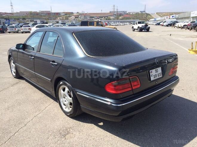 Mercedes E 320 2001, 181,000 km - 3.2 л - Bakı