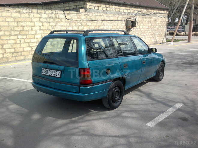 Opel Astra 1996, 250,000 km - 1.6 л - Sumqayıt