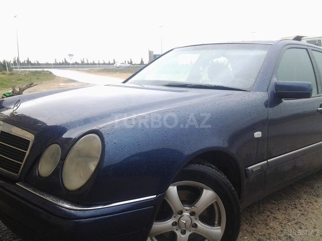 Mercedes E 230 1995, 1,245,434 km - 0.2 л - Bakı