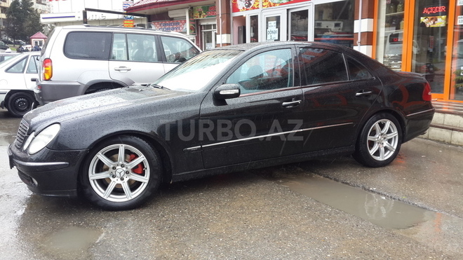 Mercedes E 320 2004, 240,000 km - 3.2 l - Bakı