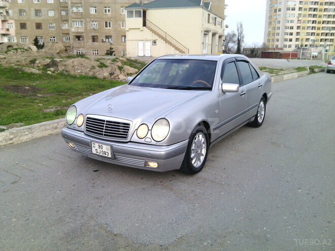 Mercedes E 240 1998, 210,000 km - 2.4 l - Bakı
