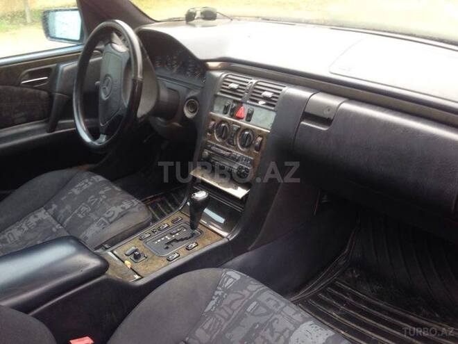 Mercedes E 280 1997, 250,000 km - 2.8 l - Bakı