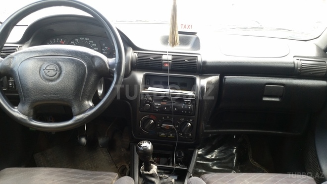 Opel Astra 1996, 320,000 km - 1.6 l - Bakı