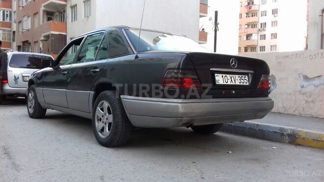 Mercedes E 250 1995, 450,000 km - 2.5 l - Bakı