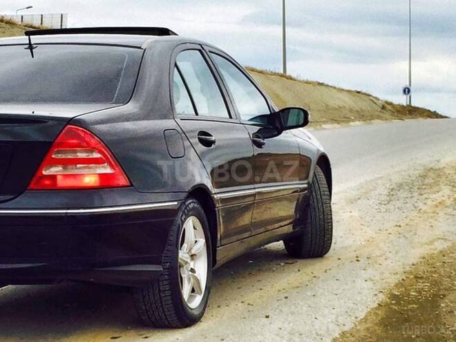 Mercedes C 320 2000, 330,000 km - 3.2 l - Bakı