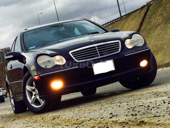 Mercedes C 320 2000, 330,000 km - 3.2 l - Bakı