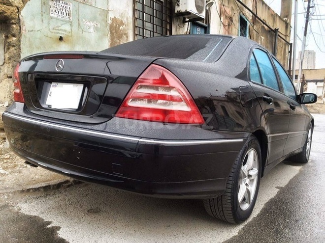 Mercedes C 320 2000, 330,000 km - 3.2 l - Bakı