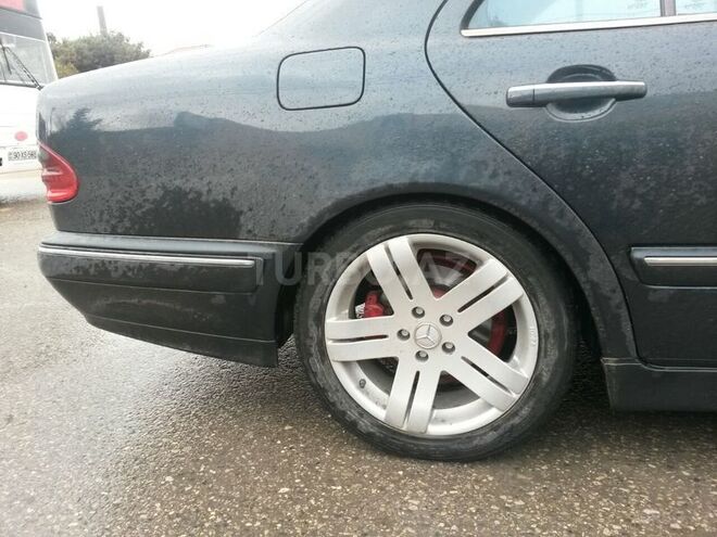 Mercedes E 220 2001, 200,000 km - 2.2 l - Bakı