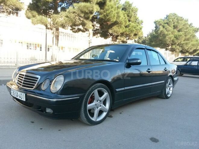 Mercedes E 220 2001, 200,000 km - 2.2 l - Bakı