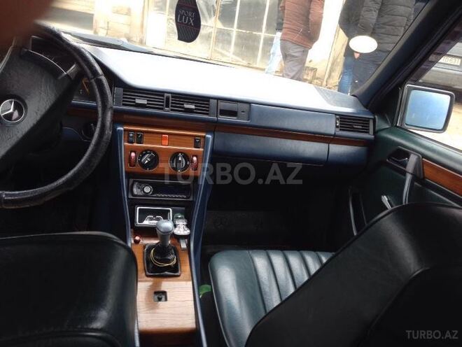 Mercedes E 200 1991, 150,000 km - 2.0 l - Naxçıvan