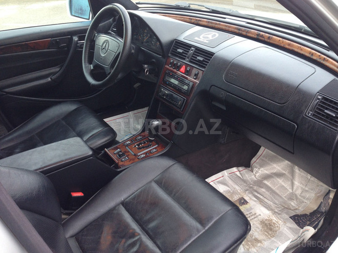 Mercedes C 240 2000, 172,000 km - 2.4 l - Sumqayıt