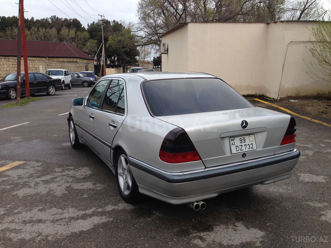 Mercedes C 240 2000, 172,000 km - 2.4 l - Sumqayıt