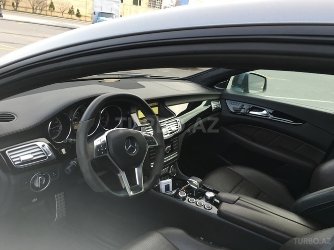 Mercedes CLS 63 AMG 2011, 37,000 km - 5.5 л - Bakı