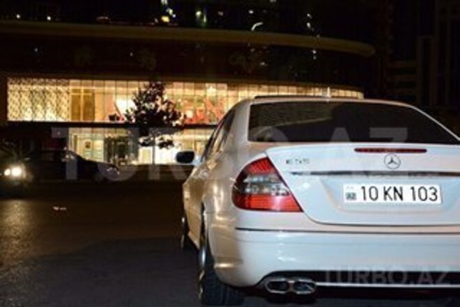 Mercedes C 350 2007, 180,000 km - 3.5 l - Bakı