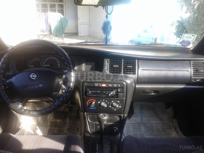 Opel Vectra 1997, 230,000 km - 1.6 л - Bakı