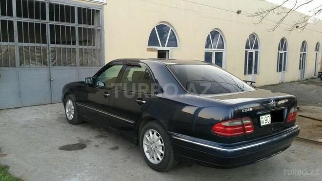 Mercedes E 240 2001, 220,000 km - 2.4 л - Bakı