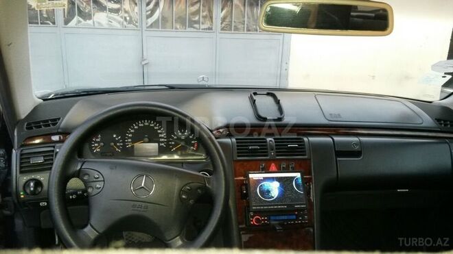 Mercedes E 240 2001, 220,000 km - 2.4 л - Bakı