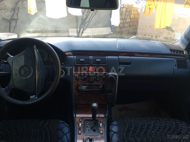 Mercedes E 240 1998, 400,004 km - 2.4 l - Sumqayıt