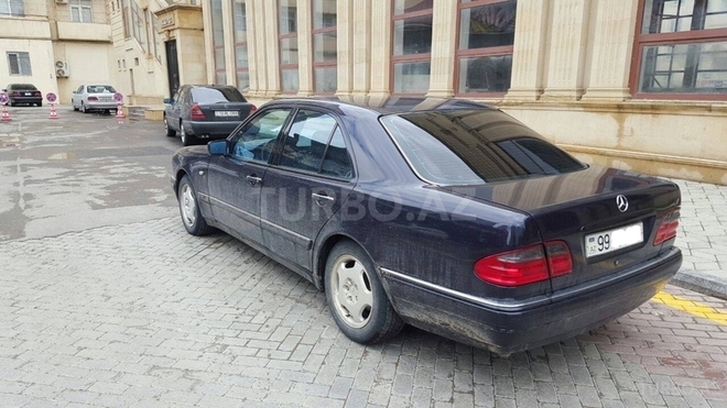 Mercedes E 200 1998, 319,000 km - 2.0 l - Bakı