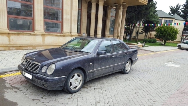 Mercedes E 200 1998, 319,000 km - 2.0 l - Bakı