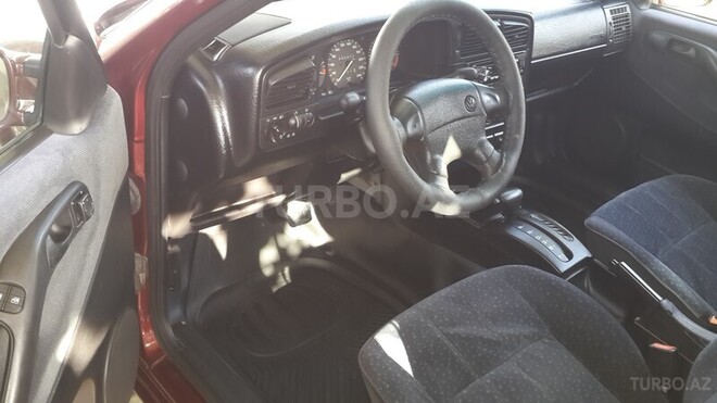 Volkswagen Passat 1995, 241,000 km - 2.0 l - Bakı