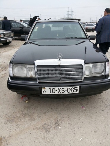 Mercedes E 200 1993, 255,000 km - 0.2 л - Sumqayıt