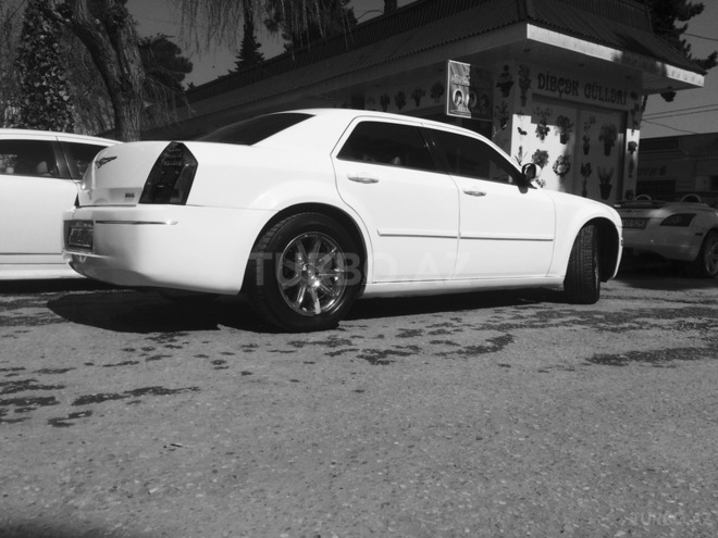 Chrysler 300C 2004, 136,000 km - 3.5 l - Xaçmaz
