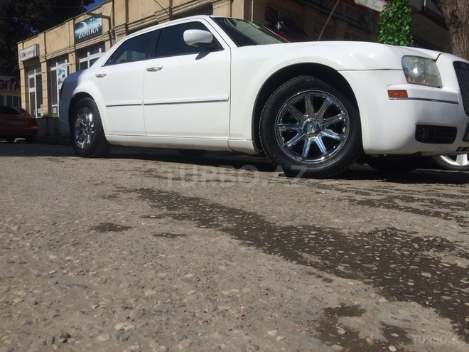 Chrysler 300C 2004, 136,000 km - 3.5 l - Xaçmaz