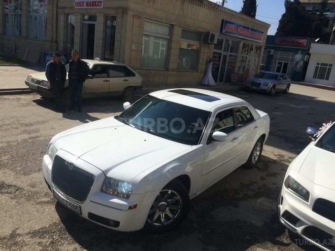 Chrysler 300C 2004, 136,000 km - 3.5 l - Xaçmaz