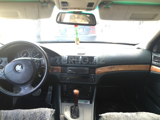BMW 528 1997, 260,000 km - 2.8 л - Sumqayıt