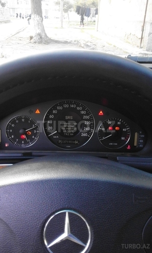 Mercedes E 270 2002, 238,600 km - 2.7 l - Sumqayıt