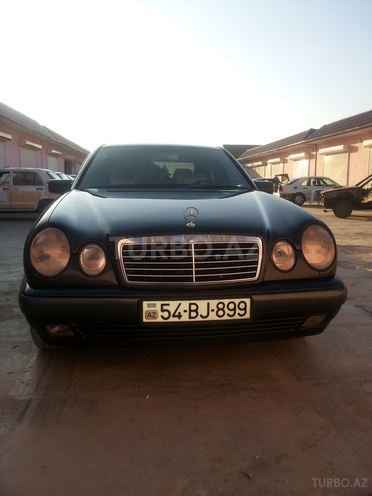 Mercedes E 240 1998, 326 km - 2.4 л - Şirvan
