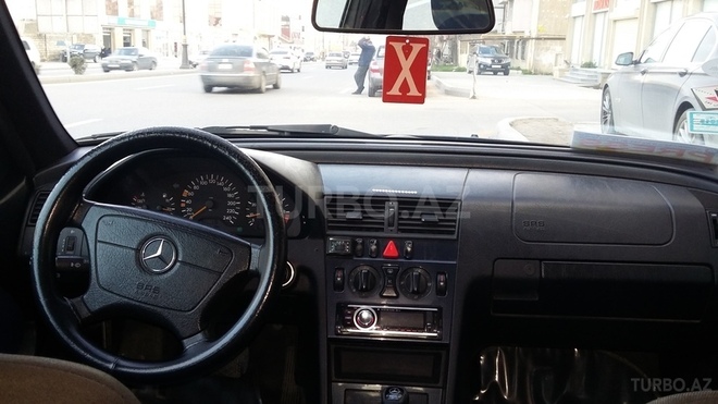 Mercedes C 200 2000, 190,000 km - 2.0 л - Bakı